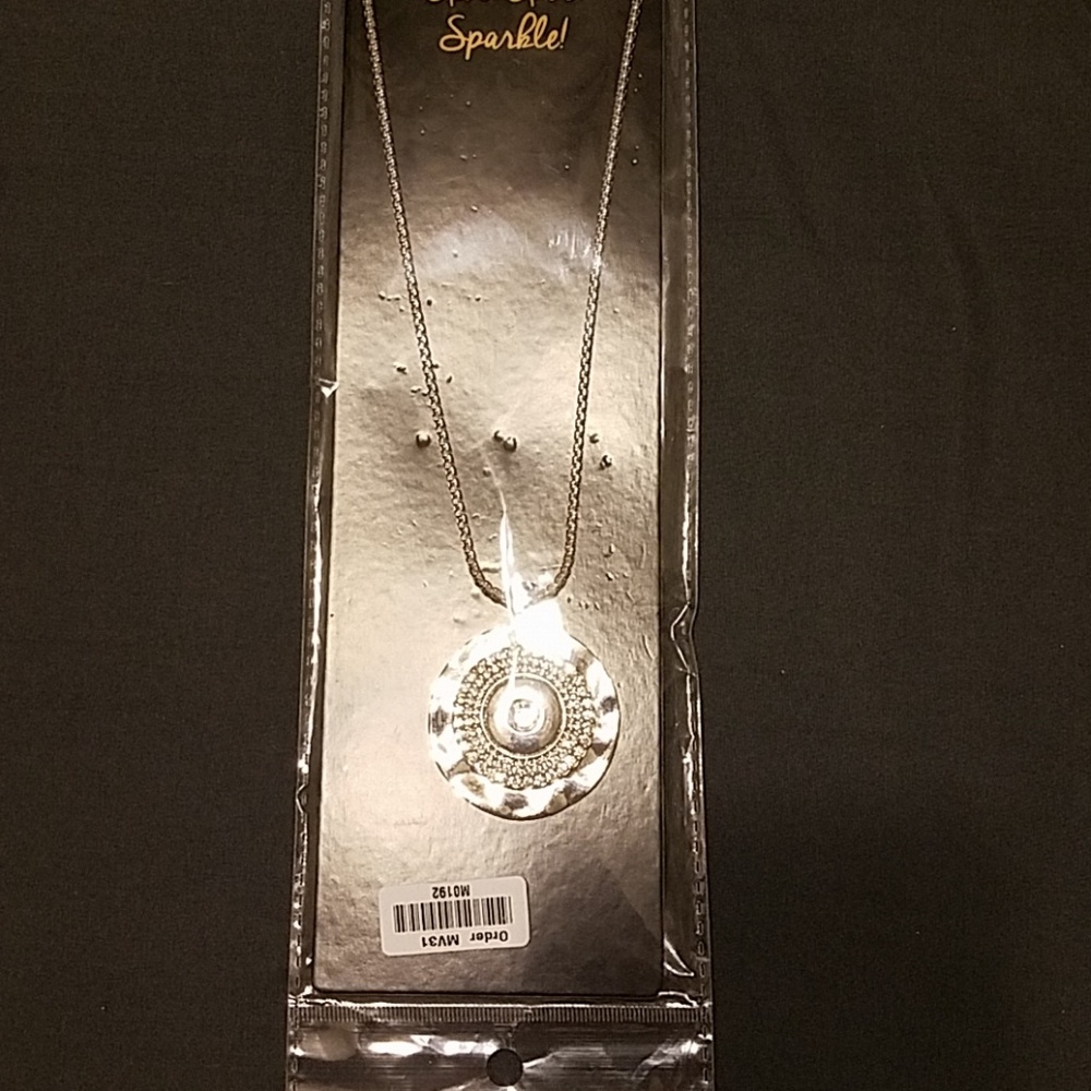 Beautiful silver necklace with black snap